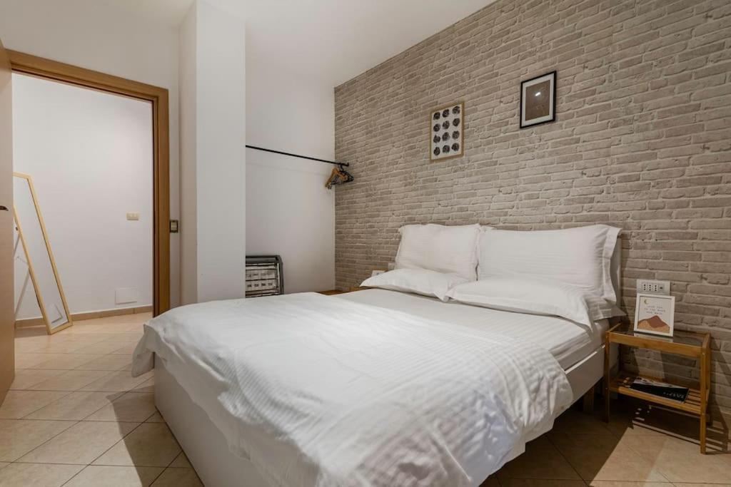 New Bazaar Apartment Tirana Kültér fotó